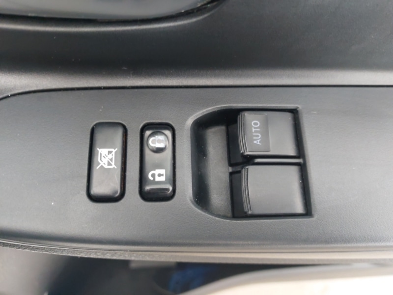 Used Toyota Yaris 2017 for sale - 77896960: Photo 19