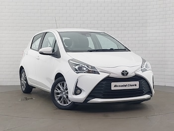 Used Toyota Yaris 2017 for sale - 77896960: Photo