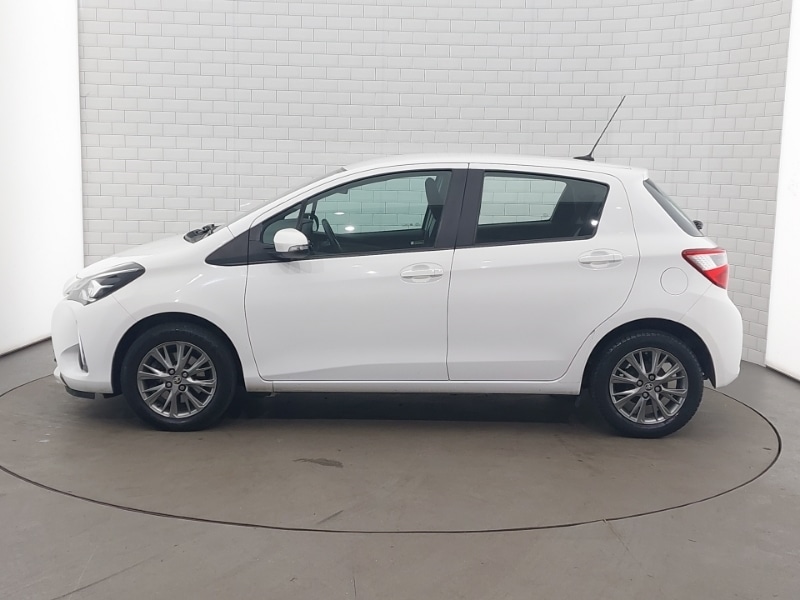 Used Toyota Yaris 2017 for sale - 77896960: Photo 4