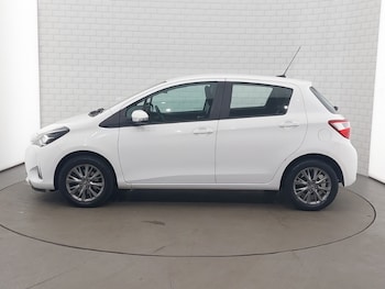 Used Toyota Yaris 2017 for sale - 77896960: Photo