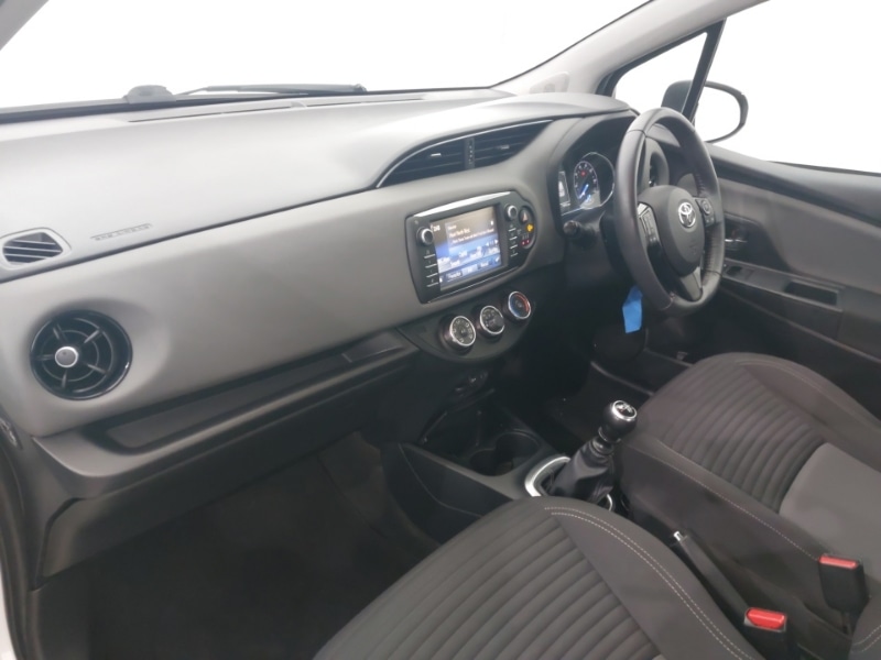 Used Toyota Yaris 2017 for sale - 77896960: Photo 5