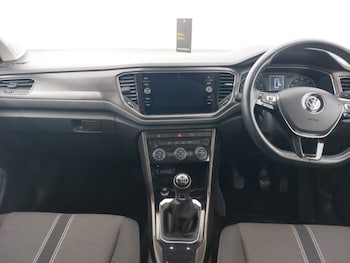 Used Volkswagen T-Roc 2019 for sale - 78735343: Photo