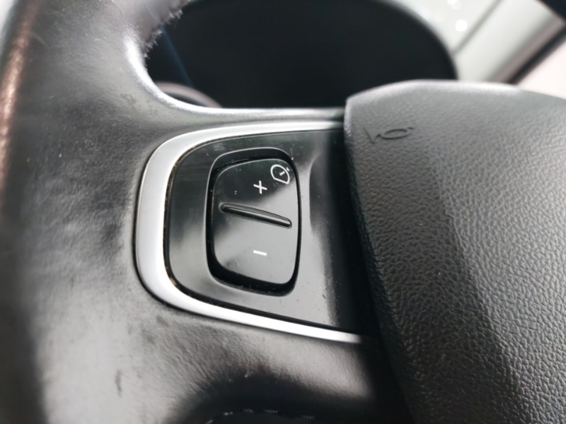 Used Renault Clio 2018 for sale - 76451306: Photo 13