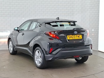 Used Toyota C-HR 2023 for sale - 79581510: Photo