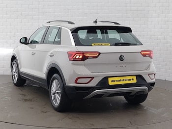 Used Volkswagen T-Roc 2022 for sale - 77736440: Photo