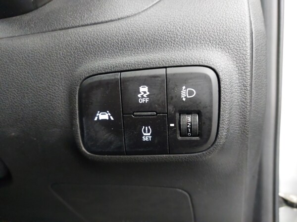 Used Hyundai i10 2023 for sale - 76160530: Photo 10