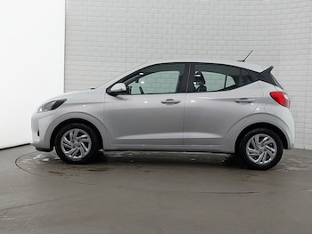 Used Hyundai i10 2023 for sale - 76160530: Photo 4