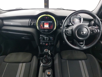 Used MINI Hatch 2019 for sale - 76920473: Photo