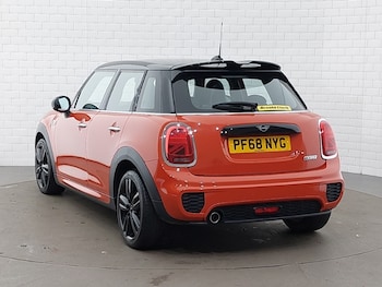 Used MINI Hatch 2019 for sale - 76920473: Photo
