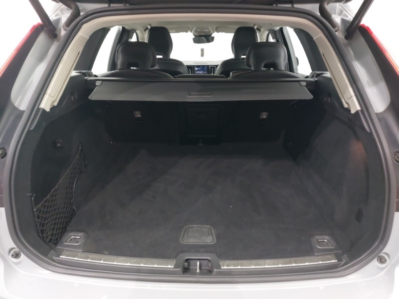 Used Volvo XC60 2023 for sale - 76970471: Photo 8