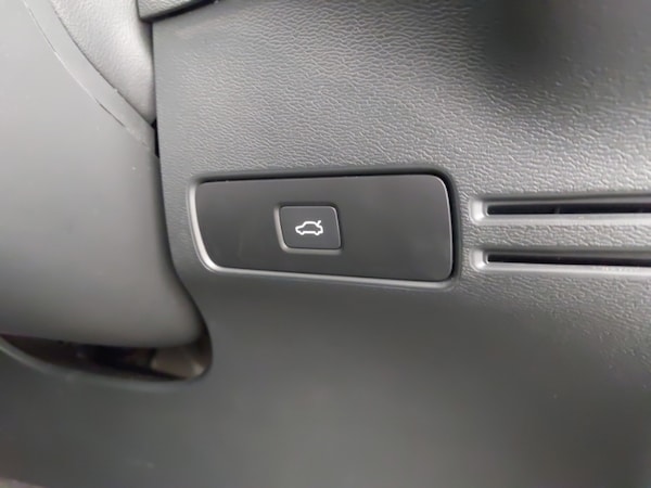 Used Volvo XC40 2024 for sale - 76221259: Photo 10