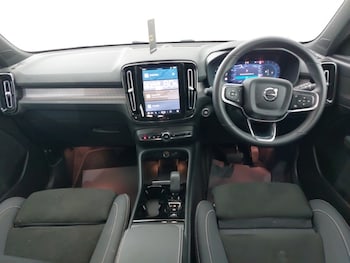 Used Volvo XC40 2024 for sale - 76221259: Photo 2