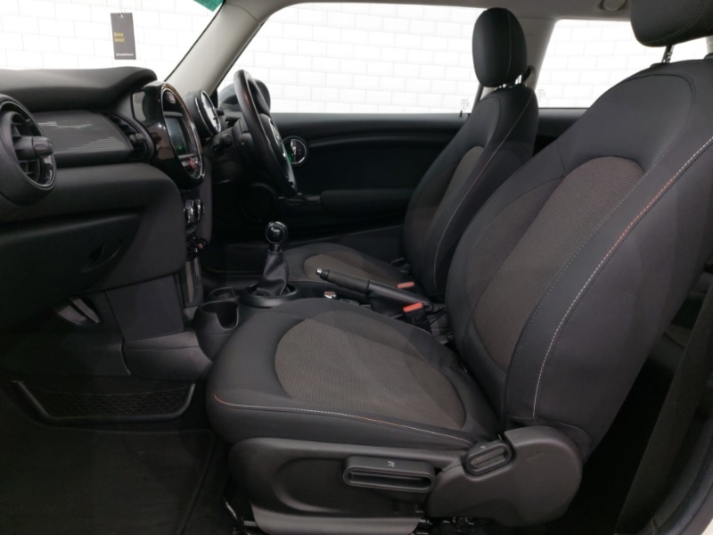 Used MINI Hatch 2018 for sale - 76354736: Photo 5