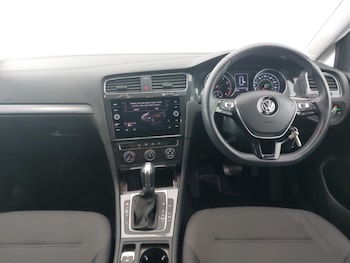 Used Volkswagen Golf 2019 for sale - 76583584: Photo