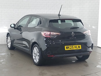 Used Renault Clio 2025 for sale - 77623702: Photo
