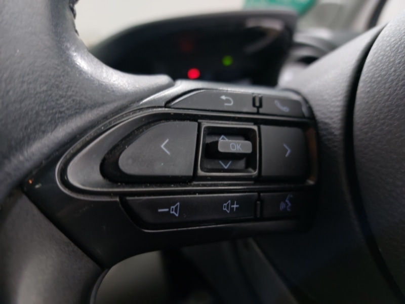 Used Toyota Yaris Cross 2022 for sale - 77034901: Photo 13