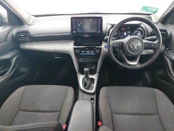 Used Toyota Yaris Cross 2022 for sale - 77034901: Photo