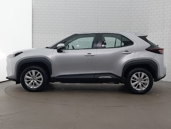 Used Toyota Yaris Cross 2022 for sale - 77034901: Photo