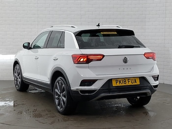 Used Volkswagen T-Roc 2018 for sale - 77085690: Photo