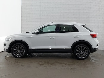 Used Volkswagen T-Roc 2018 for sale - 77085690: Photo