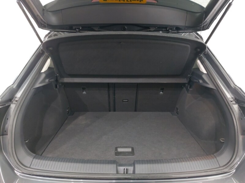 Used Volkswagen T-Roc 2022 for sale - 77657115: Photo 8