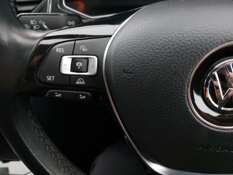 Used Volkswagen T-Roc 2018 for sale - 76964140: Photo 14