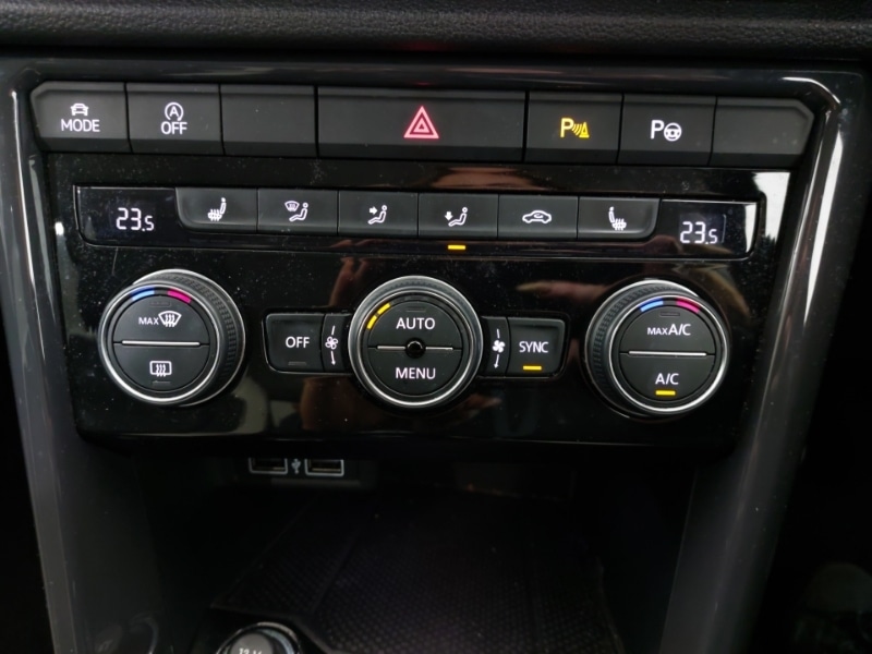 Used Volkswagen T-Roc 2018 for sale - 76964140: Photo 18