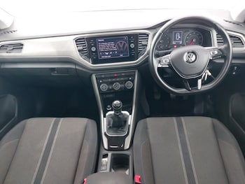 Used Volkswagen T-Roc 2020 for sale - 75718798: Photo