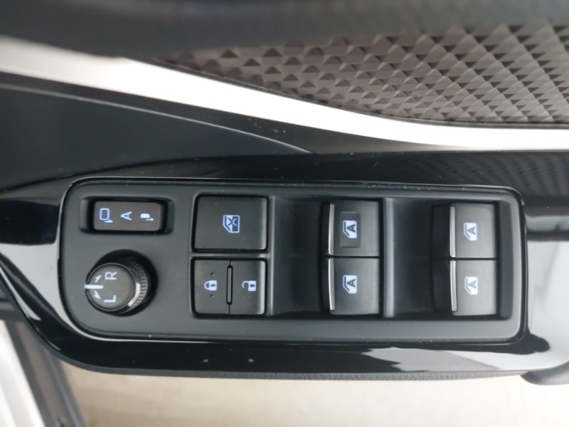 Used Toyota C-HR 2020 for sale - 78071318: Photo 19