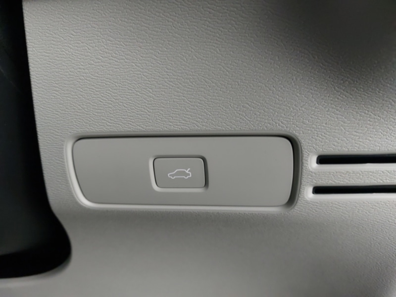 Used Volvo XC40 2024 for sale - 77062498: Photo 10