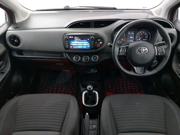 Used Toyota Yaris 2019 for sale - 76275517: Photo 2