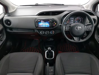 Used Toyota Yaris 2019 for sale - 76275517: Photo 2