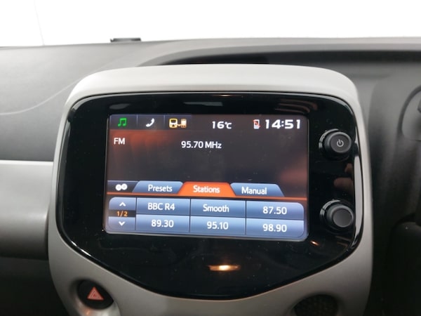 Used Peugeot 108 2015 for sale - 76134800: Photo 11