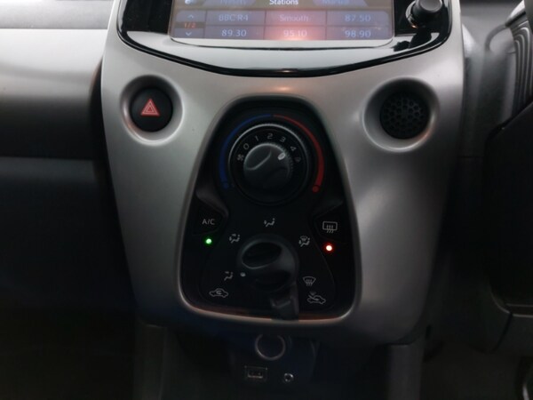 Used Peugeot 108 2015 for sale - 76134800: Photo 15
