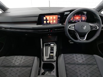 Used Volkswagen Golf 2024 for sale - 77300188: Photo