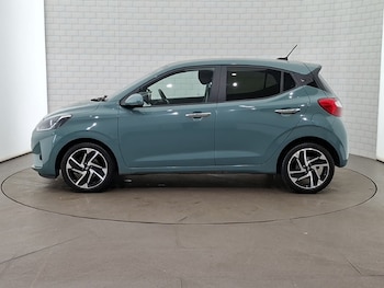 Used Hyundai i10 2023 for sale - 79481265: Photo