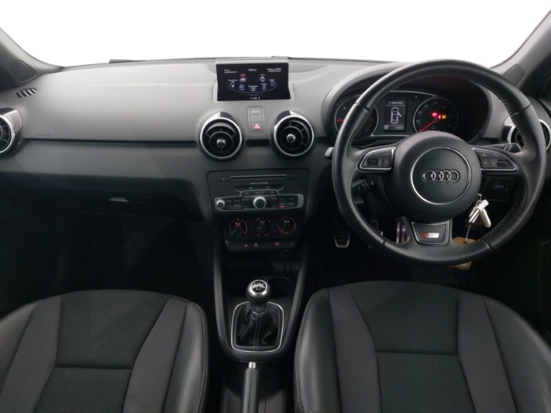 Used Audi A1 2015 for sale - 77165300: Photo 2