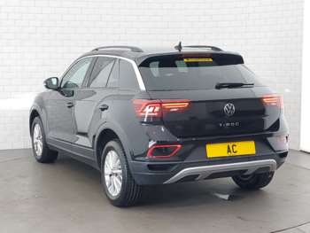 Used Volkswagen T-Roc 2023 for sale - 75097187: Photo