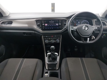 Used Volkswagen T-Roc 2018 for sale - 78380977: Photo