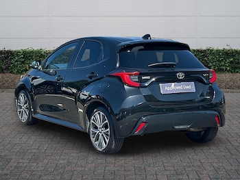 Used Toyota Yaris 2024 for sale - 79077131: Photo