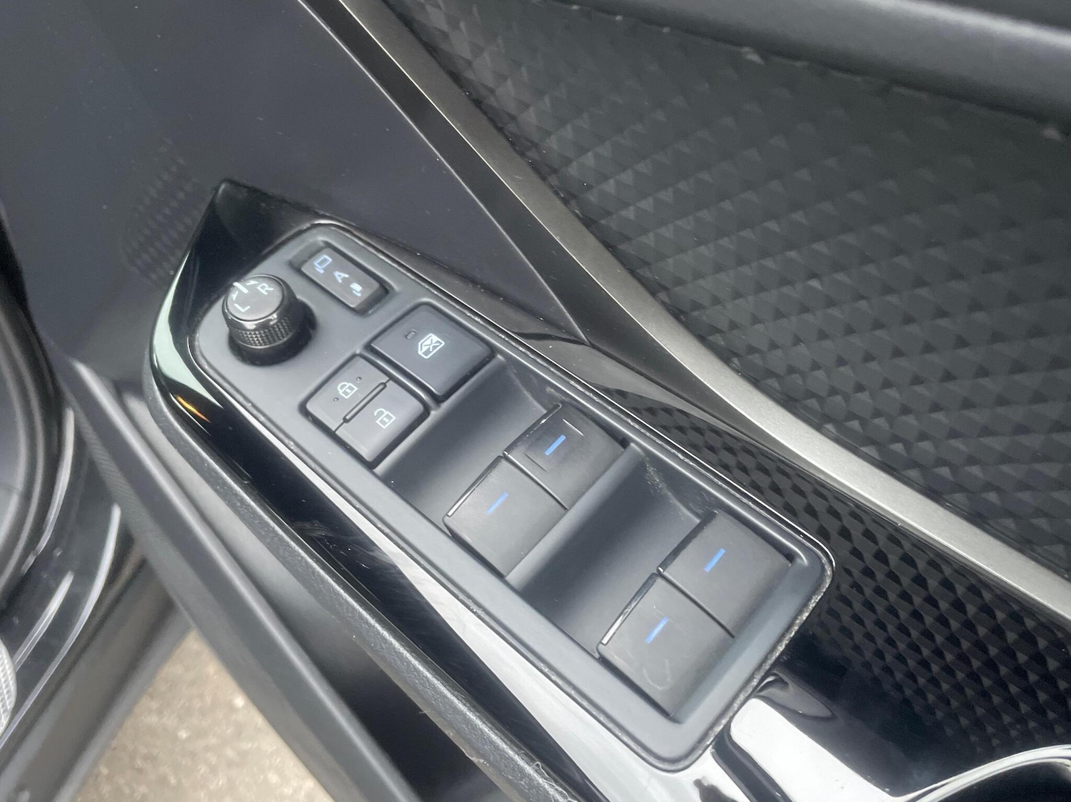 Used Toyota C-HR 2023 for sale - 76139815: Photo 20