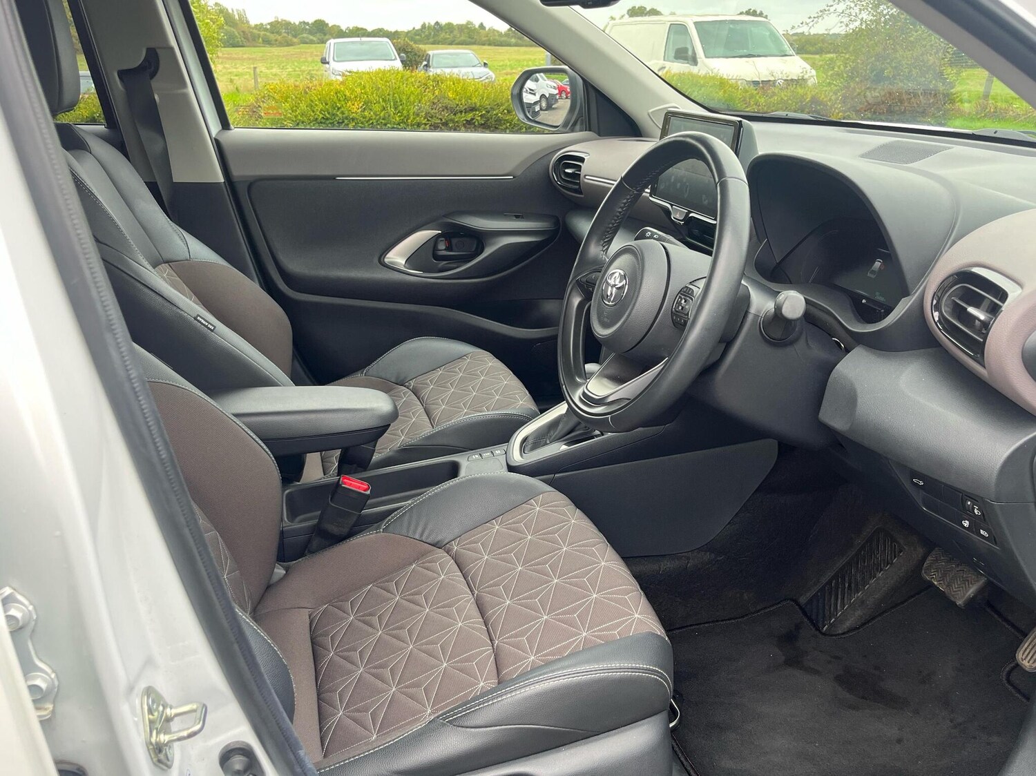 Used Toyota Yaris Cross 2022 for sale - 77575978: Photo 11