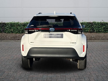 Used Toyota Yaris 2023 for sale - 76539536: Photo