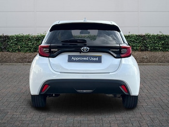 Used Toyota Yaris 2024 for sale - 77884812: Photo