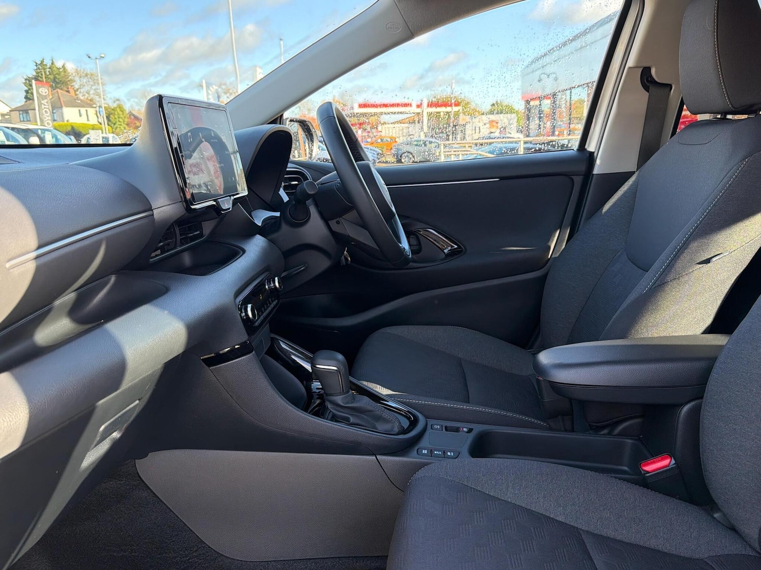 Used Toyota Yaris 2024 for sale - 76400322: Photo 10