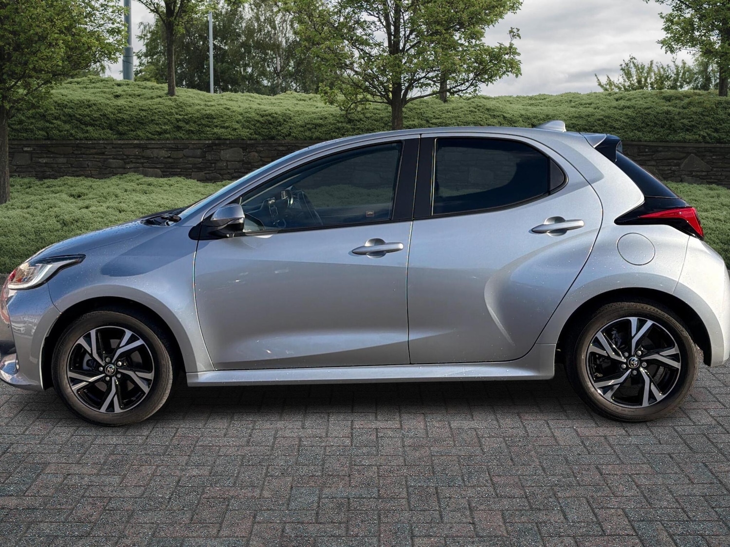 Used Toyota Yaris 2024 for sale - 76400322: Photo 17