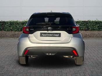 Used Toyota Yaris 2024 for sale - 77884870: Photo