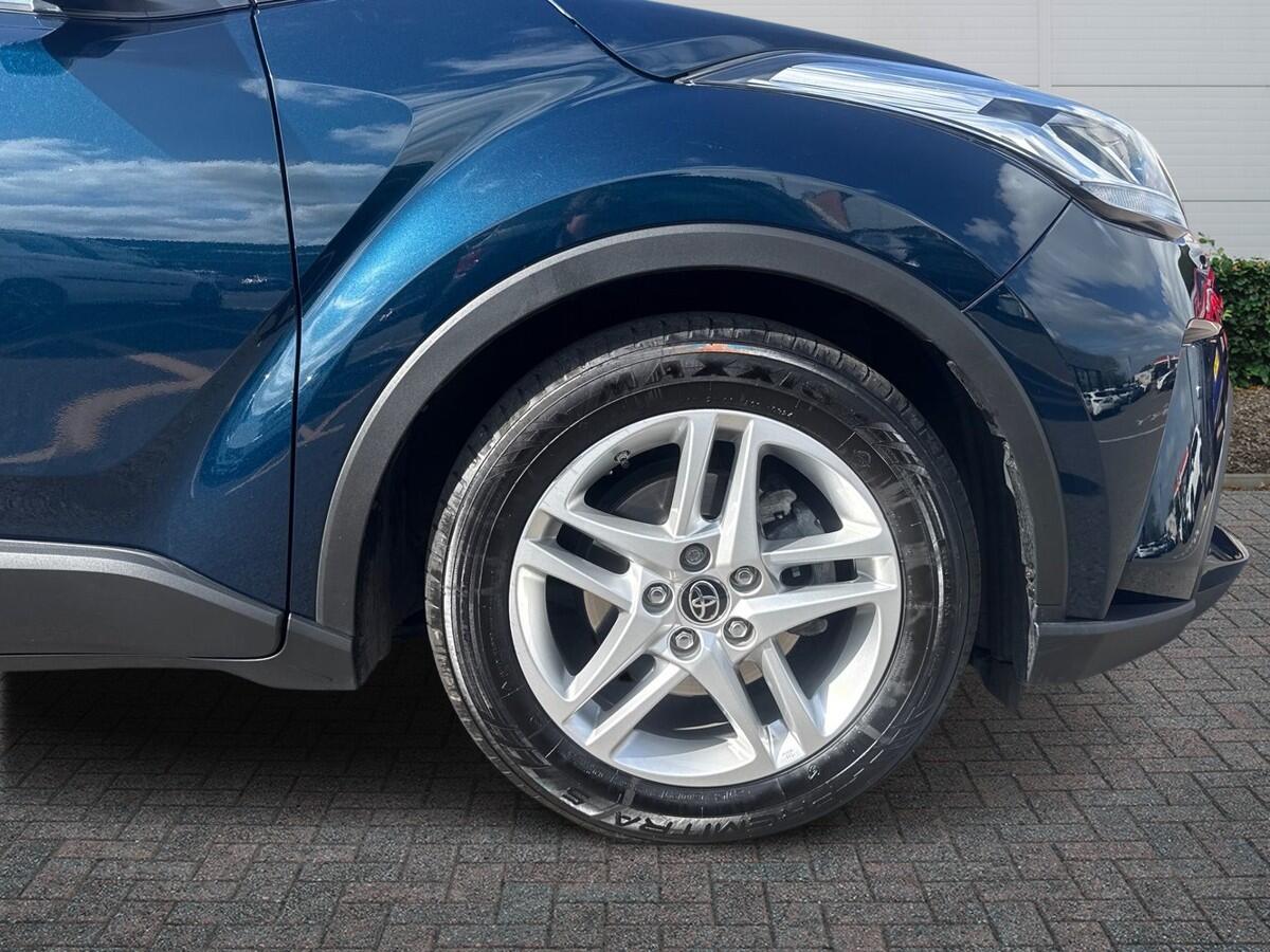 Used Toyota C-HR 2023 for sale - 78102446: Photo 6