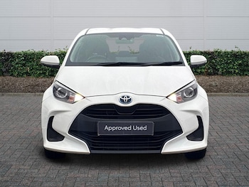 Used Toyota Yaris 2023 for sale - 77599825: Photo
