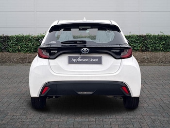 Used Toyota Yaris 2023 for sale - 77599825: Photo